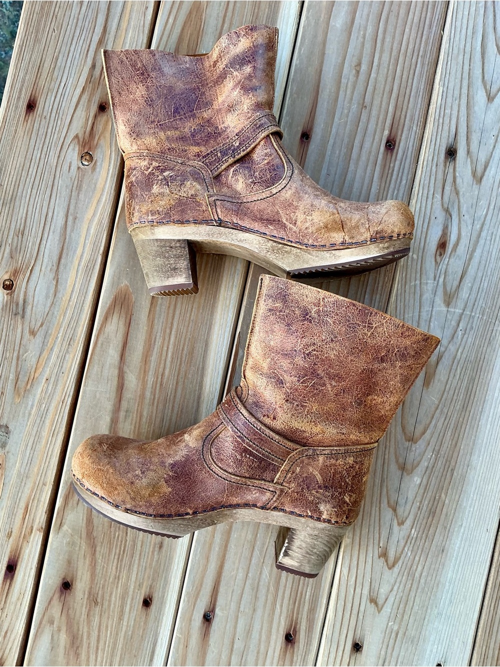 Sanita Distressed Brown Leather Wood Heel Buckle Boots Boho Clog Size 8 New - Picture 15 of 16